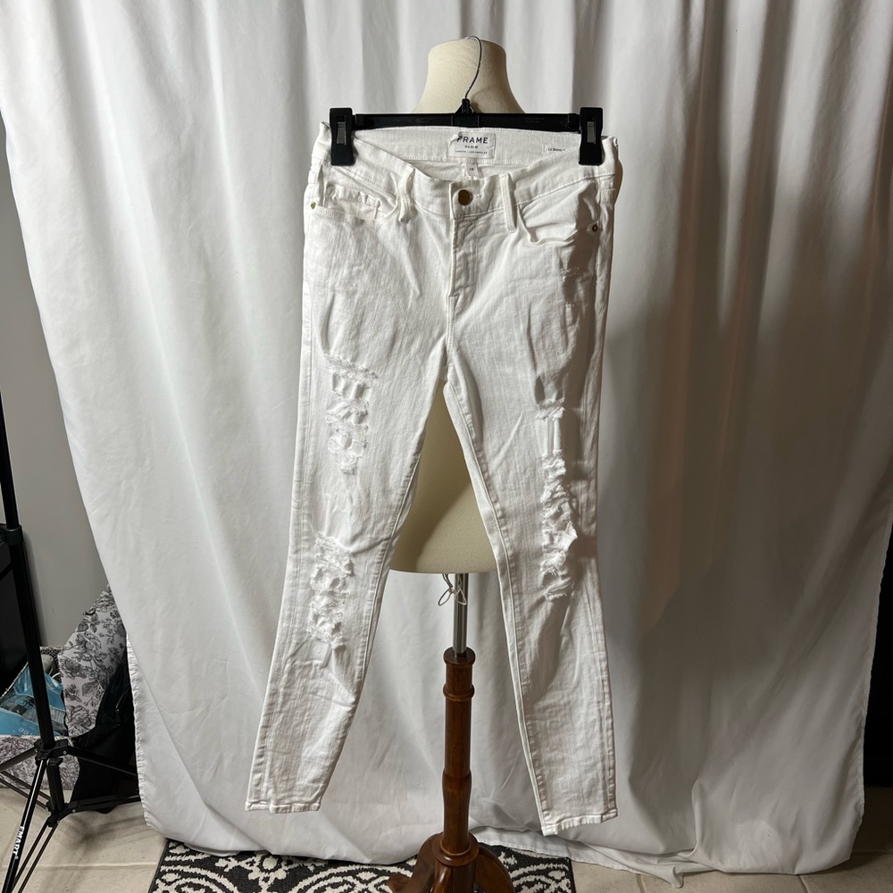 FRAME Le Skinny de Jeanne Distressed White Jeans | Size 28